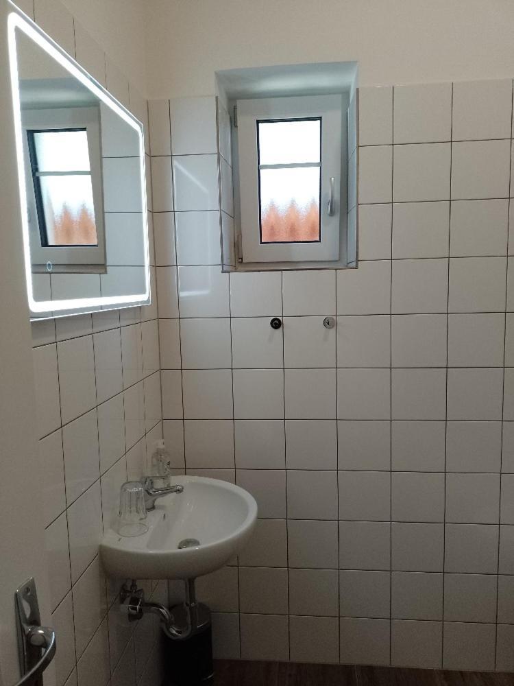 Penzion Litohlavy 17 - Na Samote U Lesa Kraluv Dvur Phòng bức ảnh